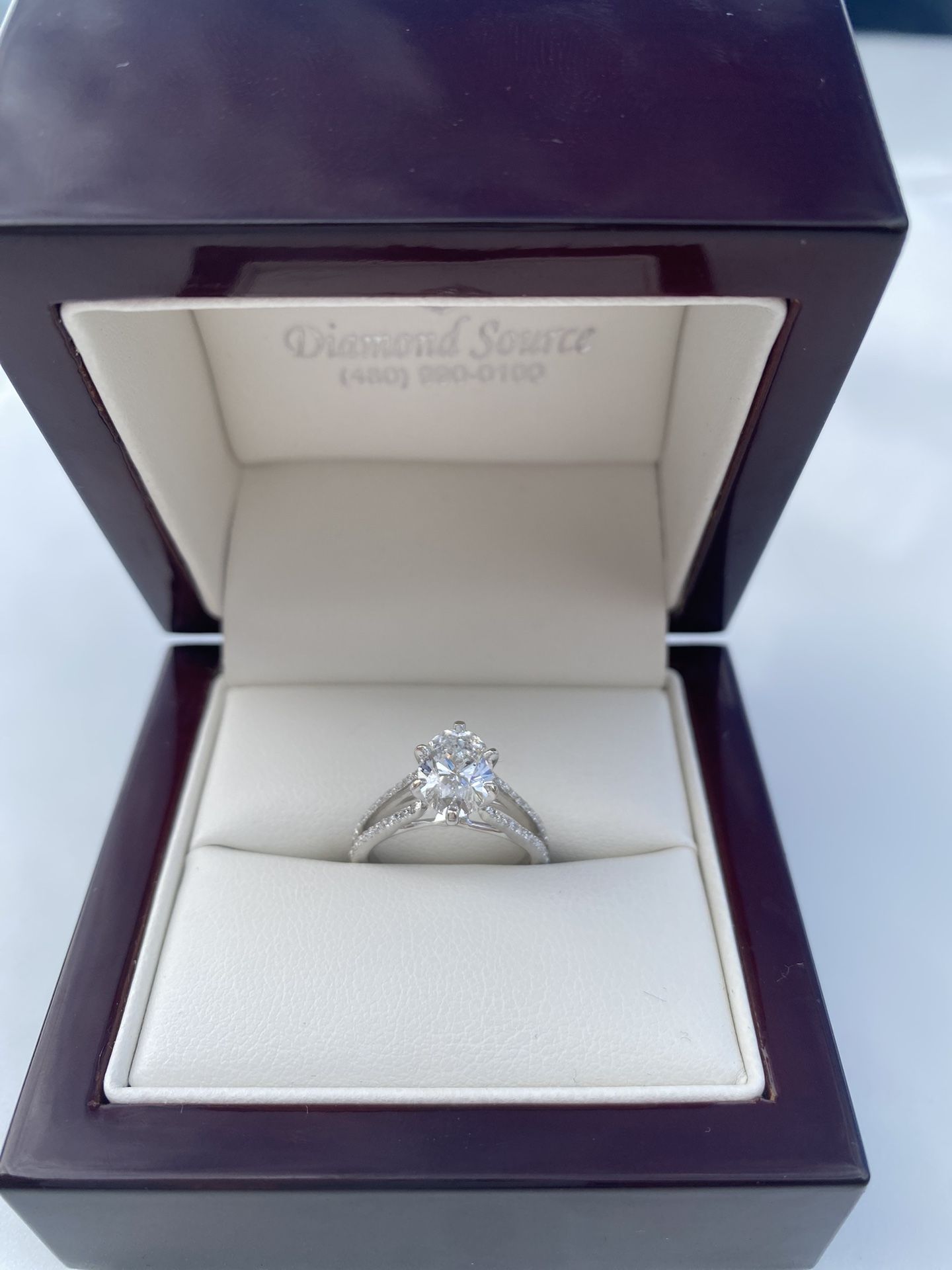 18kt White Gold Split Shank Cathedral Style Diamond Engagement Ring