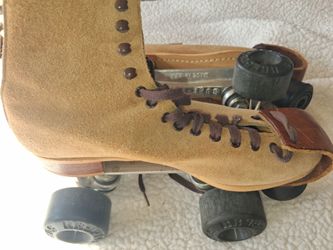 Sure-grip suede roller skates size 8