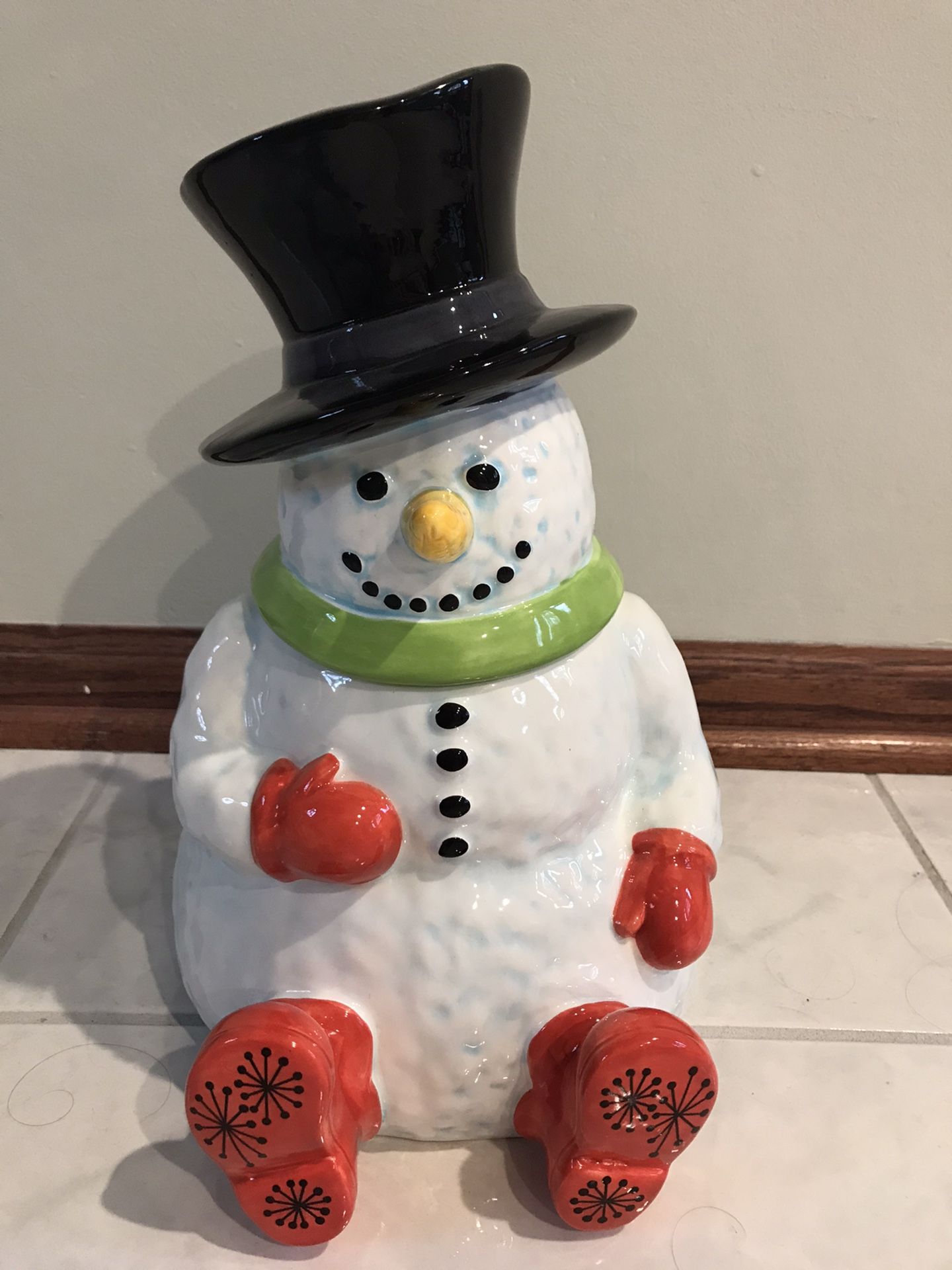 Christmas Snowman Cookie Jar *Chip on back*