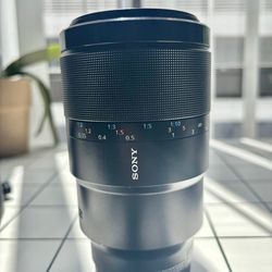Sony G master 90mm macro lens 2.8