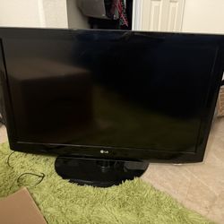 40” TV