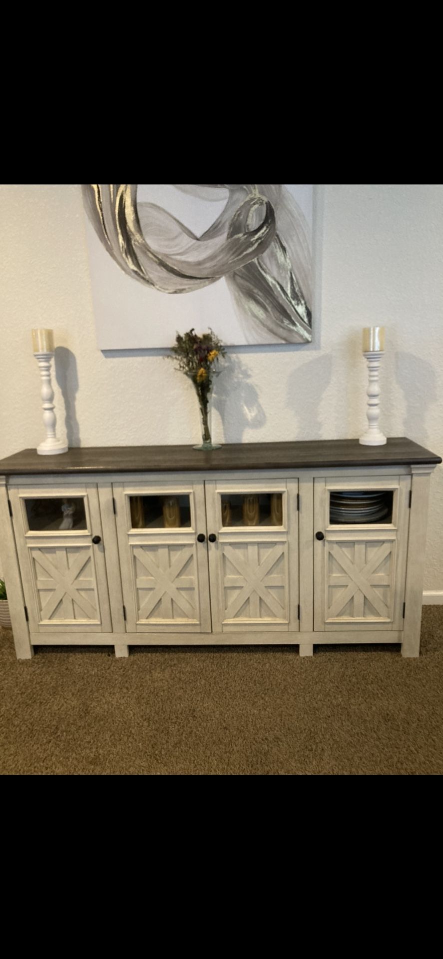 Selling TV console like new