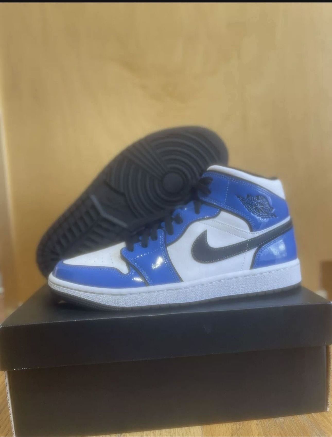 Nike Air Jordan 1 Mid SE Signal Blue White Black DD6834-402 Size 9 Brand New