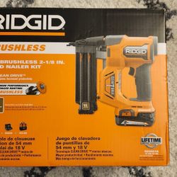 RIDGID 18V Brushless 2-1/8 IN. Brad Nailer-Complete Set