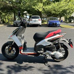 Aprilia SR50 Motard 2014