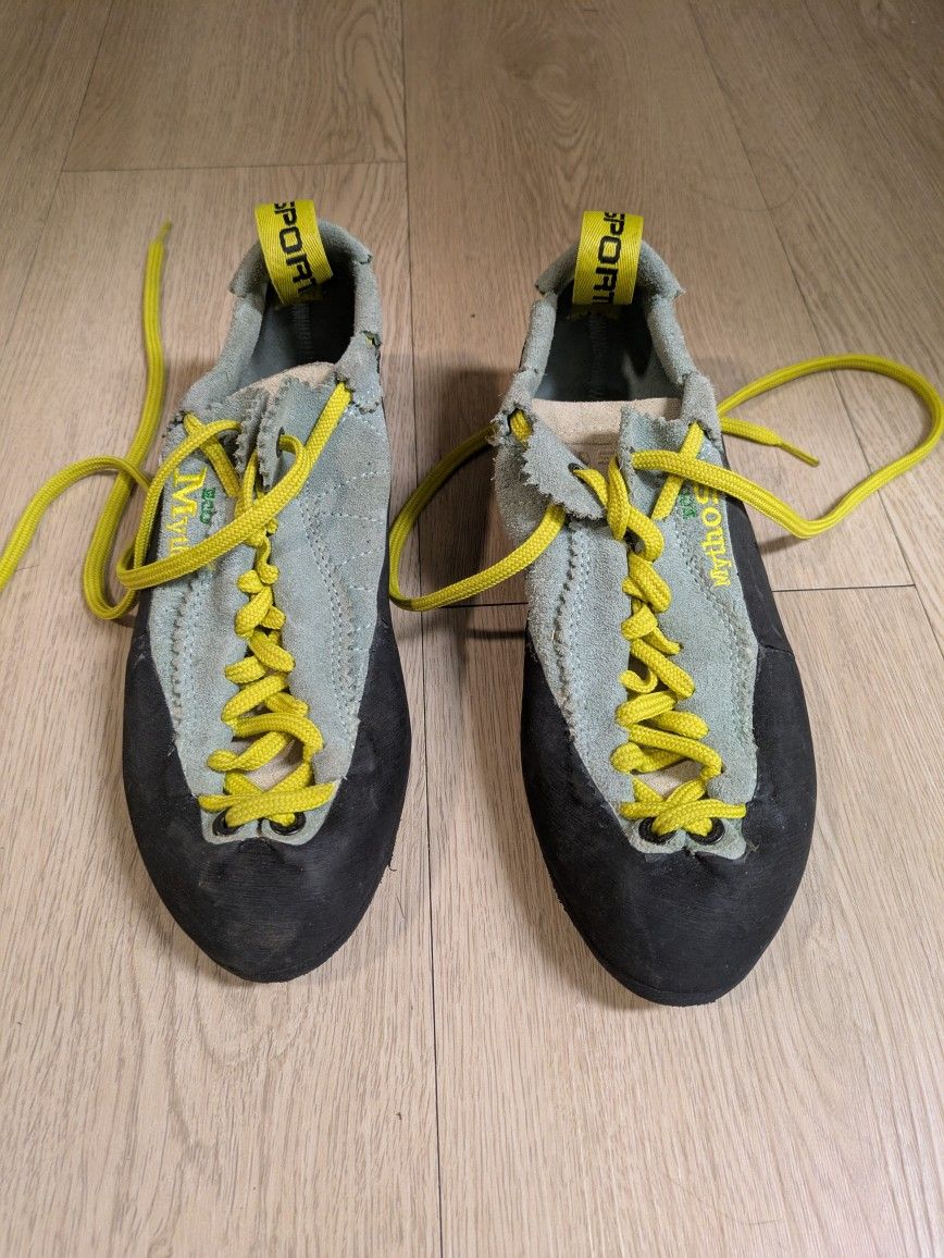 Like New - La Sportiva Mythos Climbing Shoes -38.5