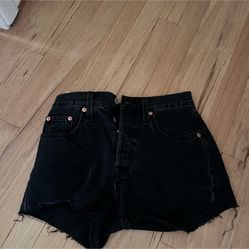Women’s Black Distressed Levi’s Shorts