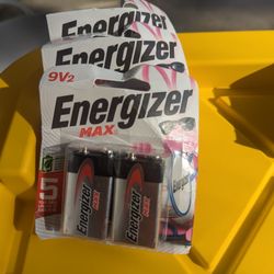 9 Volt Batteries And D Batteries