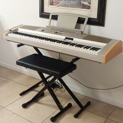 Yamaha Piano DGX-500
