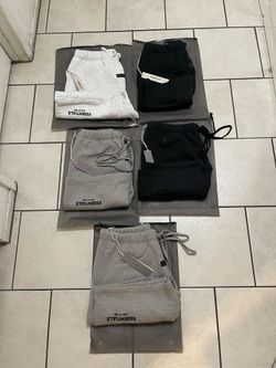 Essential shorts 20$