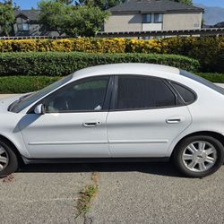 Ford Taurus 