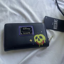 Loungefly Disney Snow White and the Seven Dwarfs Evil Queen Zip