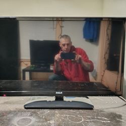 32" RCA Flat Screen Works Perfect (No Remote)
