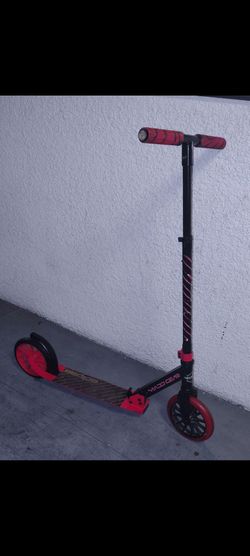 MADD GEAR ECLIPSE SCOOTER