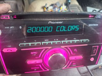 STEREO PIONEER CD AUX USB BLUETOOTH CAMBIA DE DIFERENTES COLORES GOOD CONDICIÓN ABLO ESPAÑOL