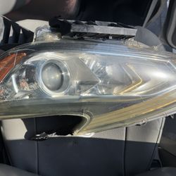 2017 Nissan Altima Headlight