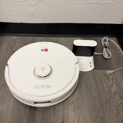 Roborock Q8Max vacuum and mop cleaner