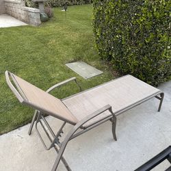 FREE lounge Chair