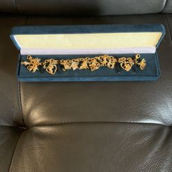 Pooh And Friends Charm Bracelet 