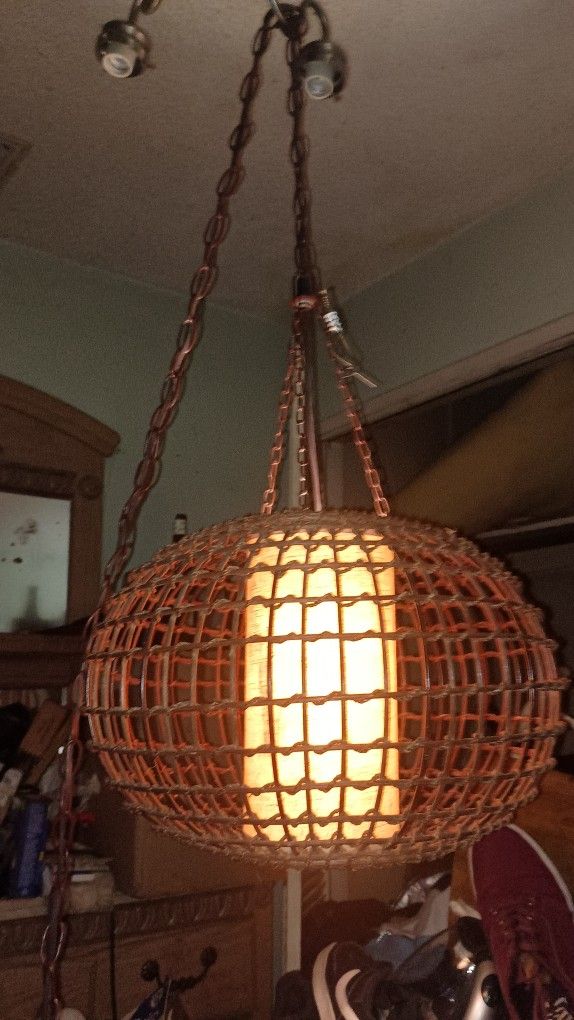 $60 For A $200 VINTAGE HANGING RATTAN SWAG LAMP BALL AND CHAIN LAMP W 10' FT CHAIN / PLUG. 