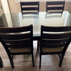 Rokane Dining Set With Glass Top