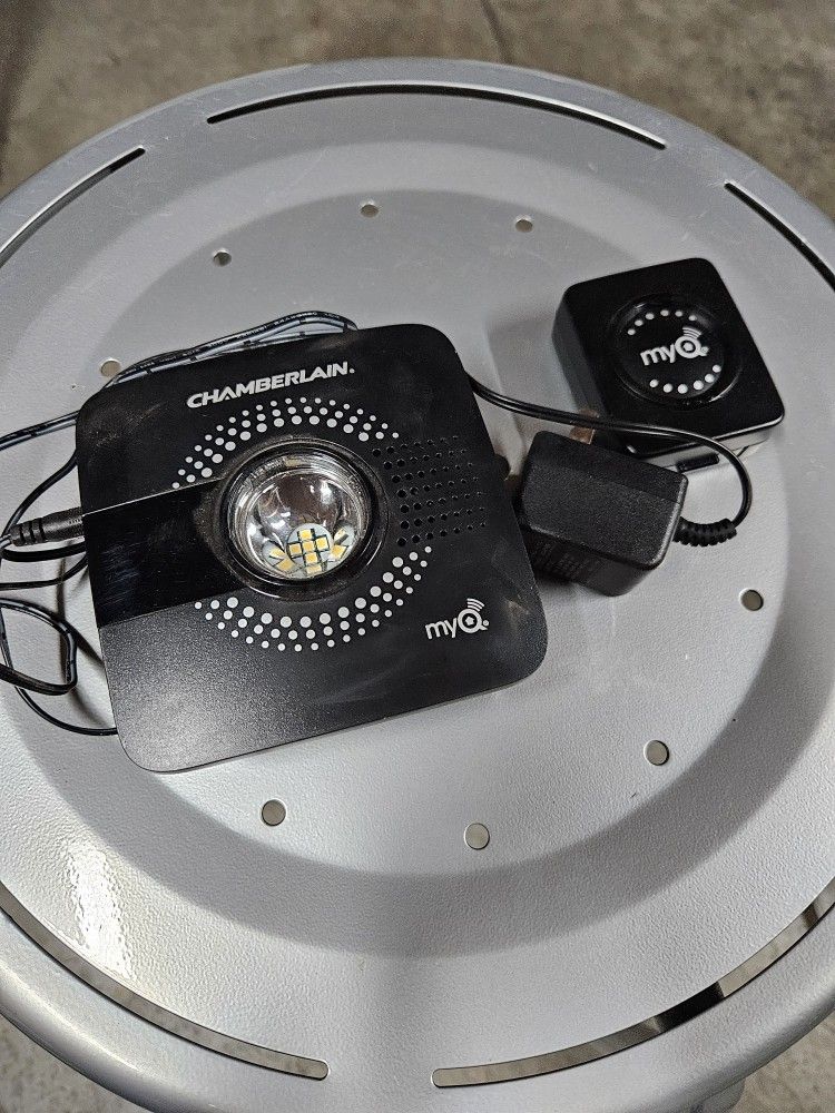 Chamberlain MyQ Wi-Fi Smart Garage Door Hub