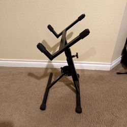 Amplifier Stand