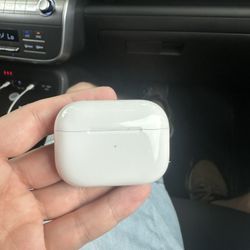 Airpords pro 1st Generation Charging Case + Left Earbud