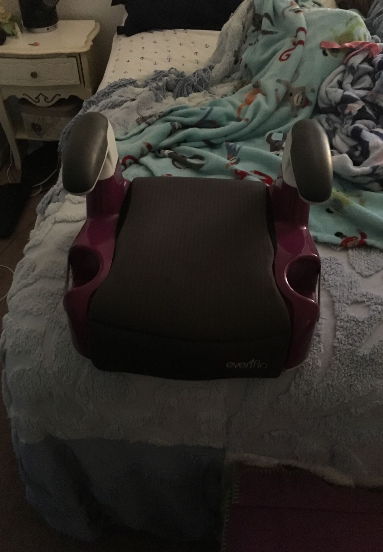 I kids booster seat