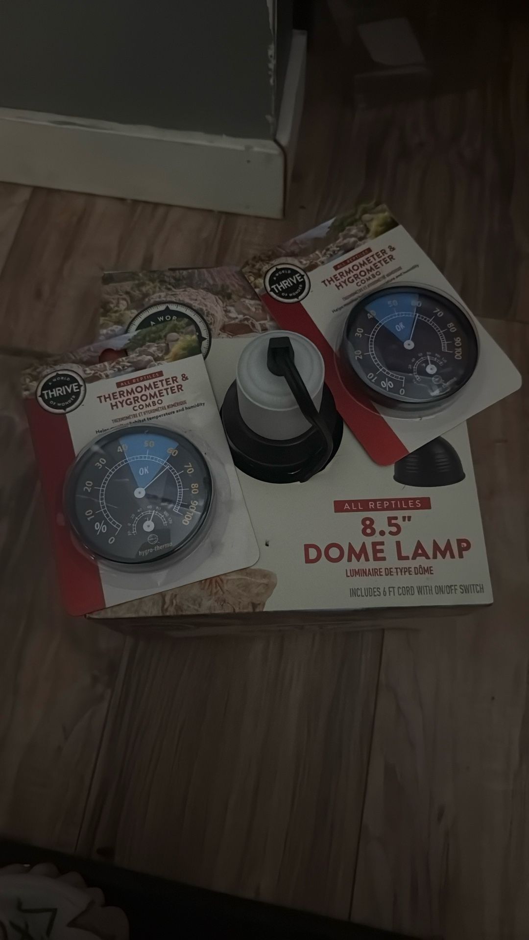 All reptiles 8.5 Dome Lamp and Thermometer and Hygrometer