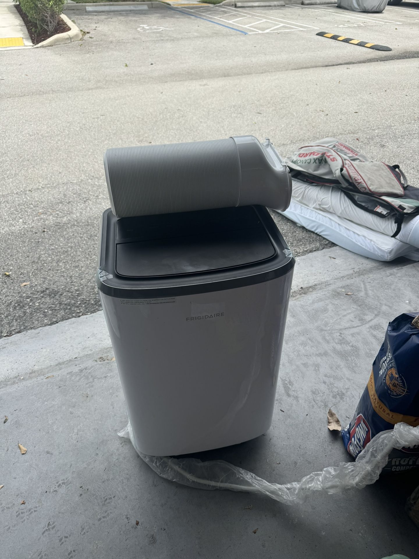 Frigidaire Portable AC 8000BTU