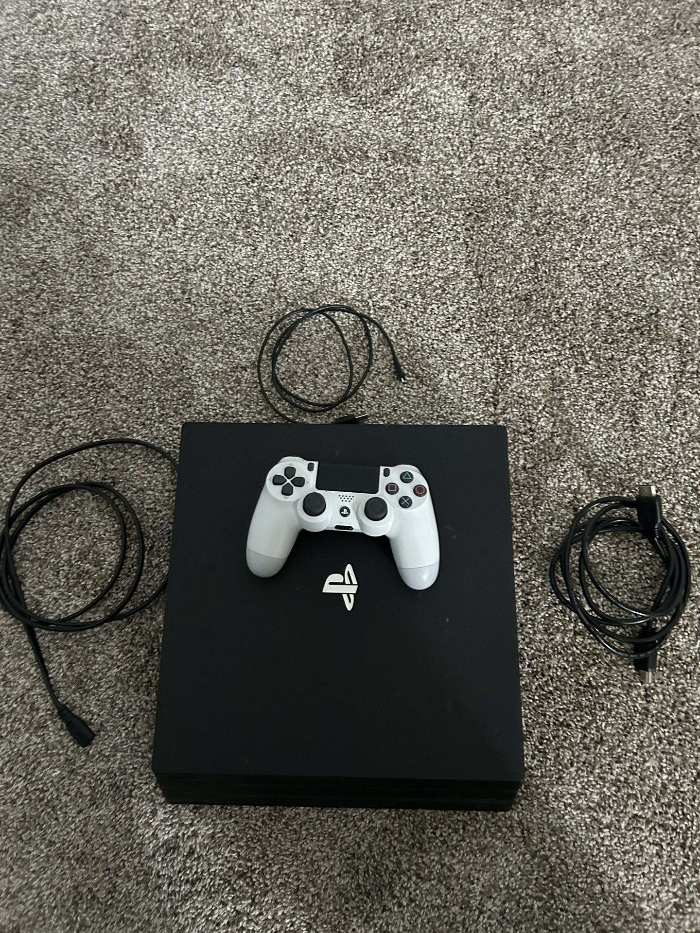 Ps4 Pro 1TB (Barely used , pretty much new)