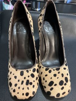 tory burch women's leather shoe size 7.5 in good condition, if you like them send your reasonable offer