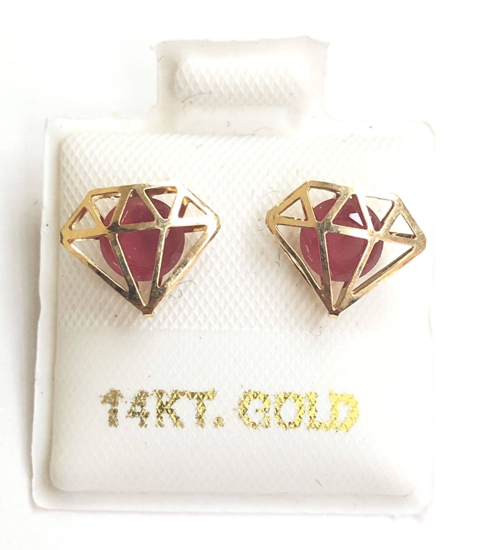 Beautiful Red stone diamond shape stud earring 14K REAL YELLOW GOLD. Description⬇️