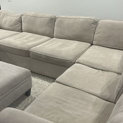 LIVING ROOM SECTIONAL (open to negotiation !!)