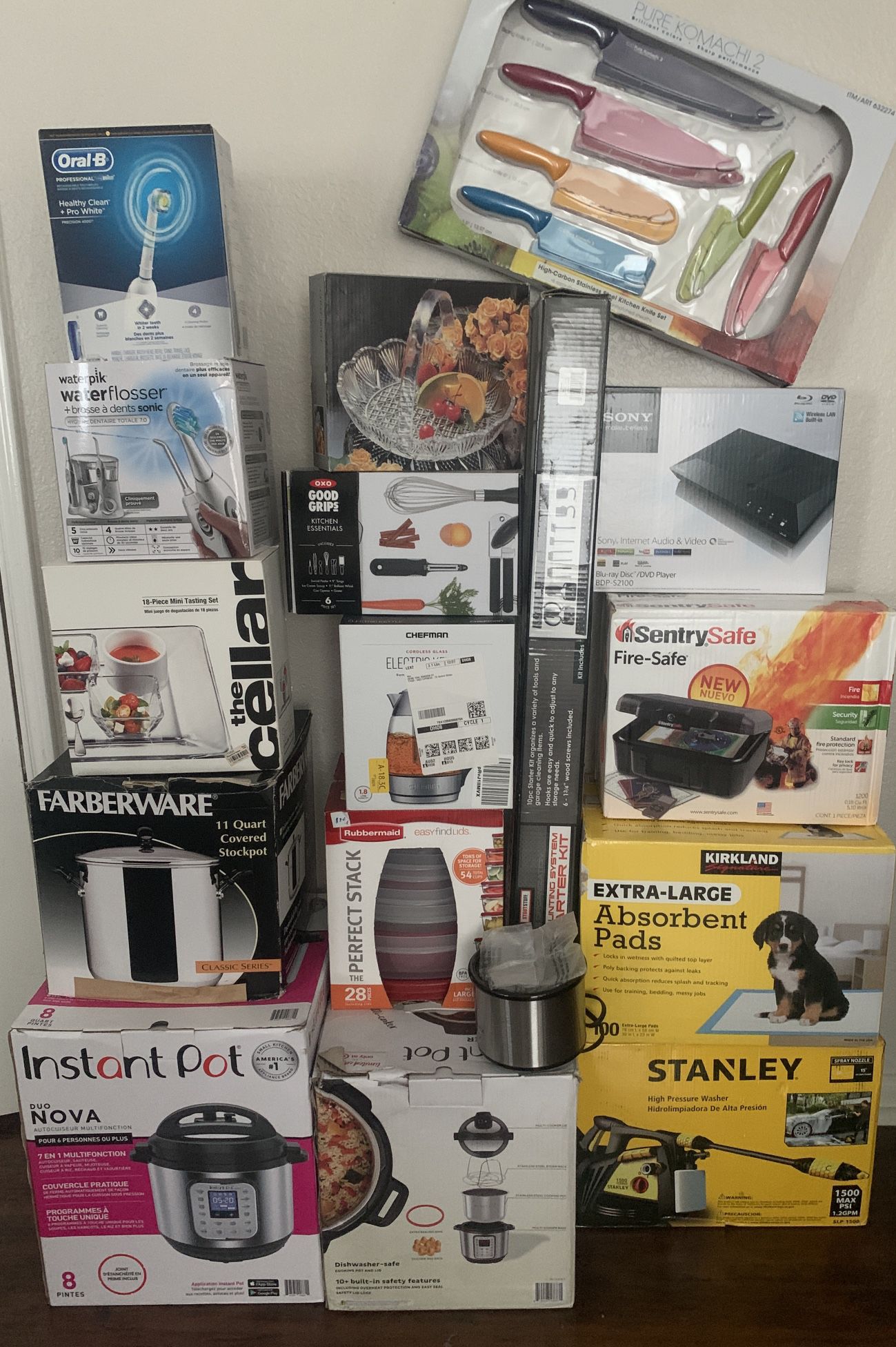 New Home Goods Appliances. Instant pot; electric kettle, Sifter