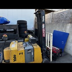 Yale walk behind forklift 2800 lb capacity 