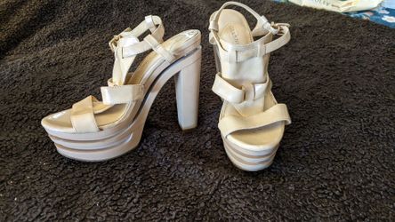 Awesome Gianni Bini flesh toned platform heels
