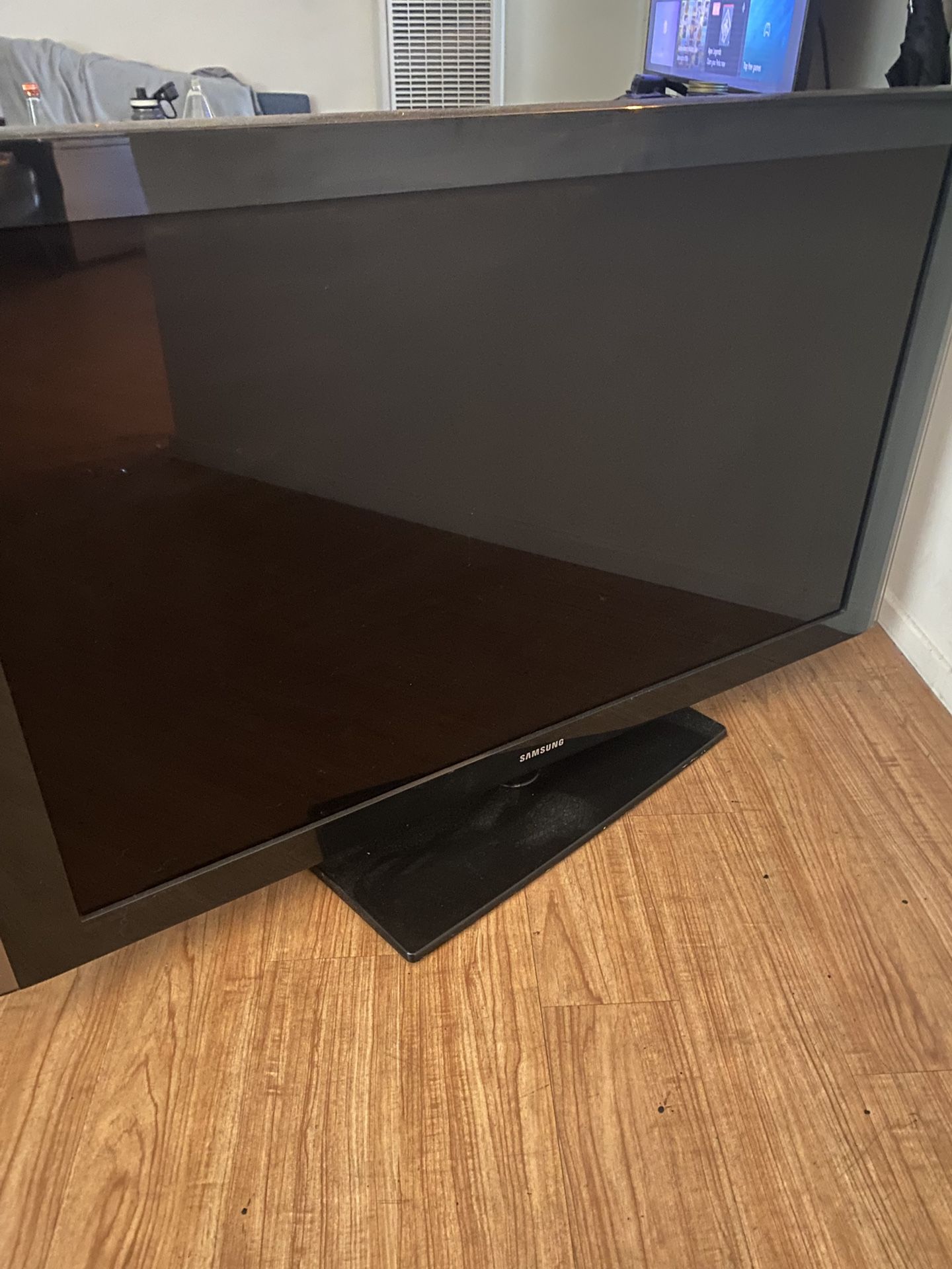 Samsung SQ01 52-in TV