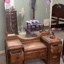 Vintage Vanity  25.00 OBO