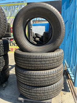 245/75/17 Bridgestone Dueler USED