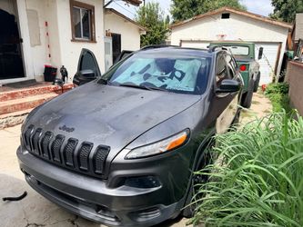 Jeep Cherokee SUV 4x4— Gray