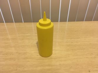 Mustard squeeze bottle