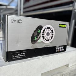Fusion XS-FL65SPGW Marine Speakers (6.5”) 