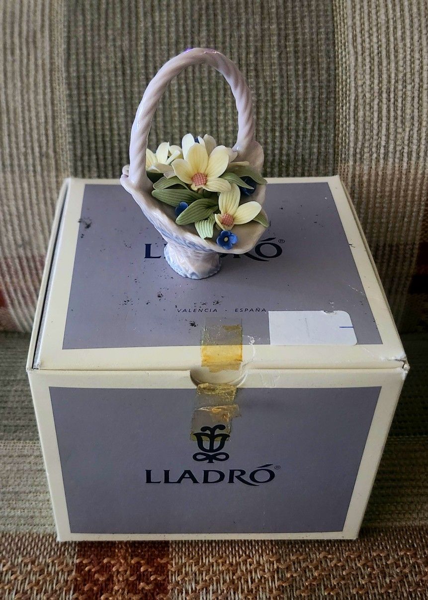 LLADRO 7577 A Basket of You! Retired! Original Box L@@K! Rare