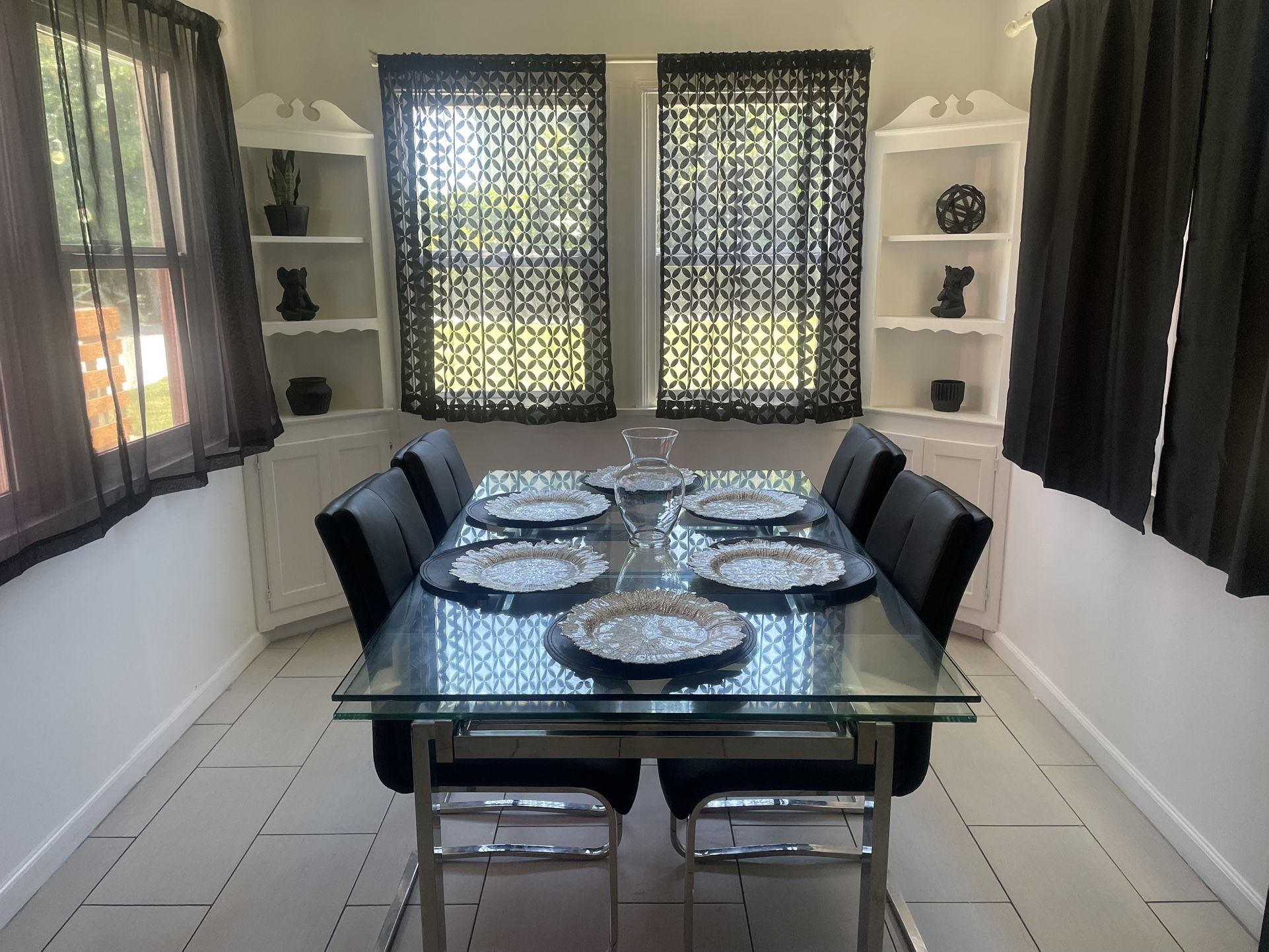 Glass Tables And Chairs 