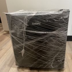 Galanz Mini fridge