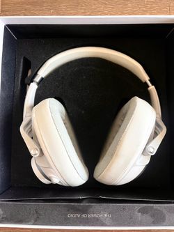 EPOS H6PRO Closed Acoustic Gaming Headset White Color in Good Condition (pick up Cedar Park)