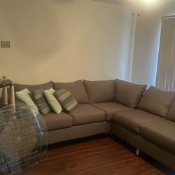 NEED IT GONE ASAP (Sectional) PICK UP!!!!!