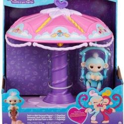 NEW IN BOX- Fingerlings Carousel with 1 Fingerlings